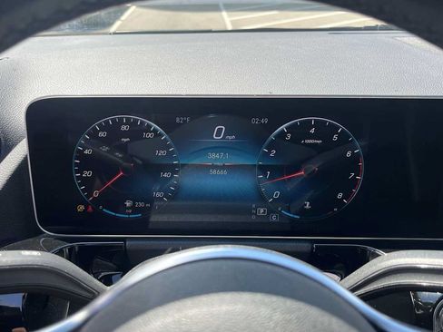 Used 2021 Mercedes-Benz GLA 250 4MATIC image 49