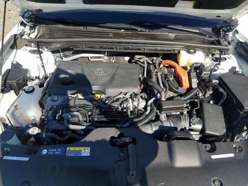 Used 2023 Toyota Crown XLE image 9