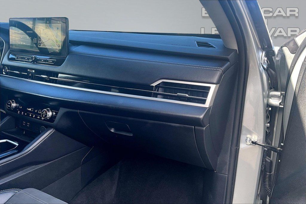 Used 2025 Mitsubishi Outlander SE AWD/4WD image 17