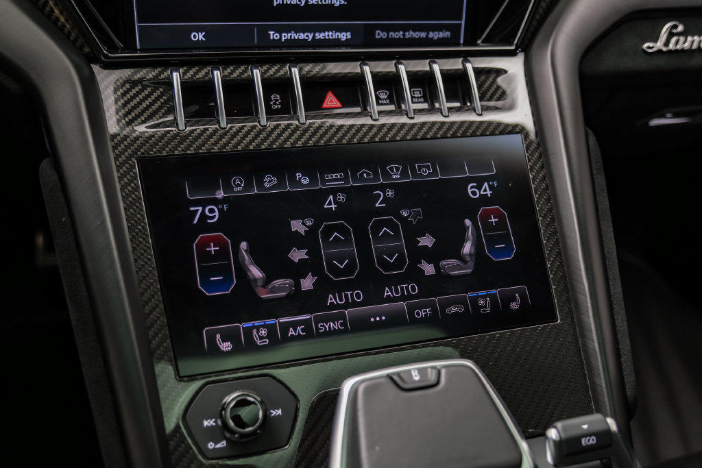 Used 2023 Lamborghini Urus Performante AWD/4WD image 28