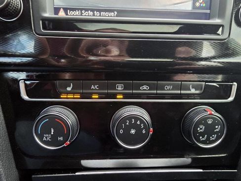 Used 2016 Volkswagen GTI SE w/ Lighting Package (SEL) image 13