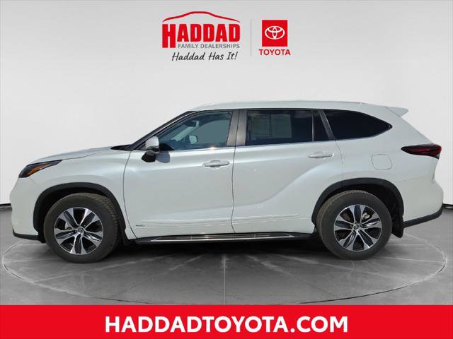 Certified 2026 Toyota Highlander XLE AWD/4WD image 2
