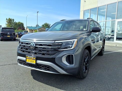 New 2026 Volkswagen Atlas Peak Edition AWD/4WD image 3
