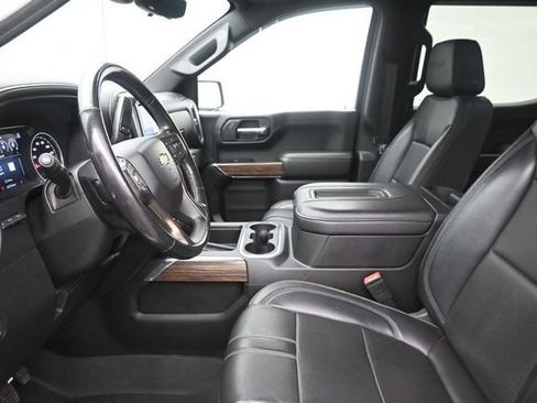 Used 2019 Chevrolet Silverado 1500 High Country w/ High Country Premium Package AWD/4WD image 16