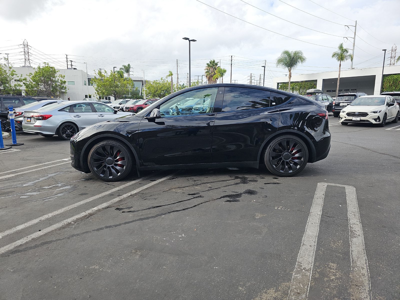 Used 2023 Tesla Model Y Performance AWD/4WD image 4