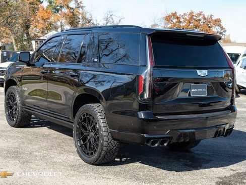 Used 2024 Cadillac Escalade V w/ LPO, ONYX Package image 13