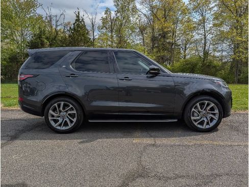 Used 2020 Land Rover Discovery Landmark AWD/4WD image 4