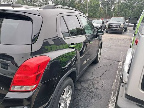 Used 2019 Chevrolet Trax LT w/ LT Convenience Package FWD image 6