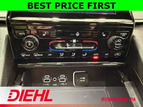 New 2025 Jeep Grand Cherokee Altitude AWD/4WD image 31