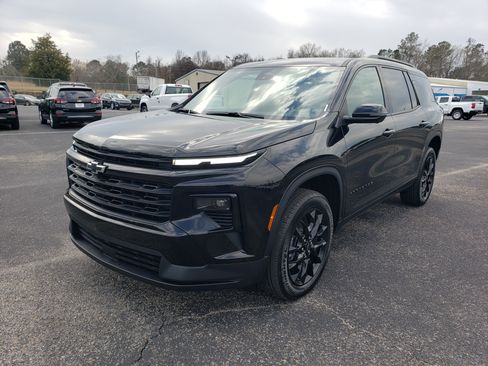 New 2026 Chevrolet Traverse LT w/ Midnight/Sport Edition image 2