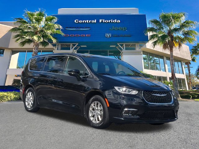 Certified 2026 Chrysler Pacifica Select FWD image 2