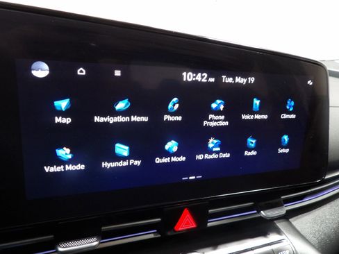 Used 2024 Hyundai Elantra SEL w/ Convenience Package FWD image 22