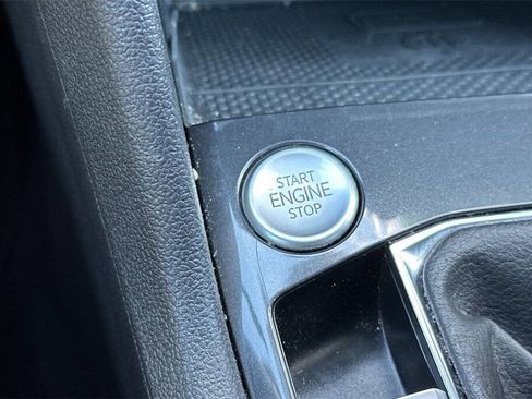 Used 2022 Volkswagen Tiguan SE image 23