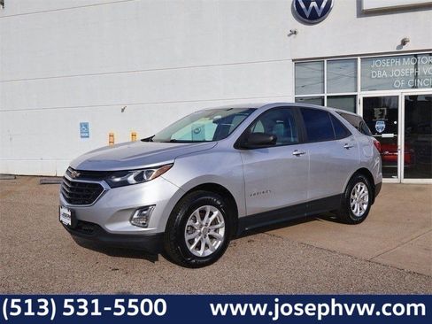 Used 2020 Chevrolet Equinox LS w/ LS Convenience Package image 1