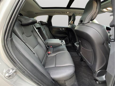 Used 2023 Volvo XC60 B5 Plus w/ Protection Package Premier image 40