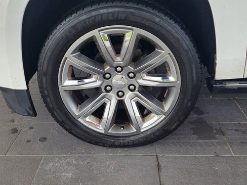 Used 2017 Chevrolet Suburban Premier AWD/4WD image 9