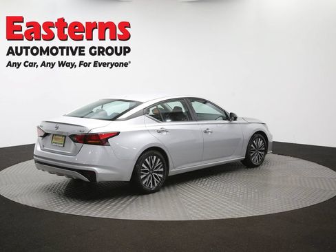 Used 2024 Nissan Altima 2.5 SV FWD image 41