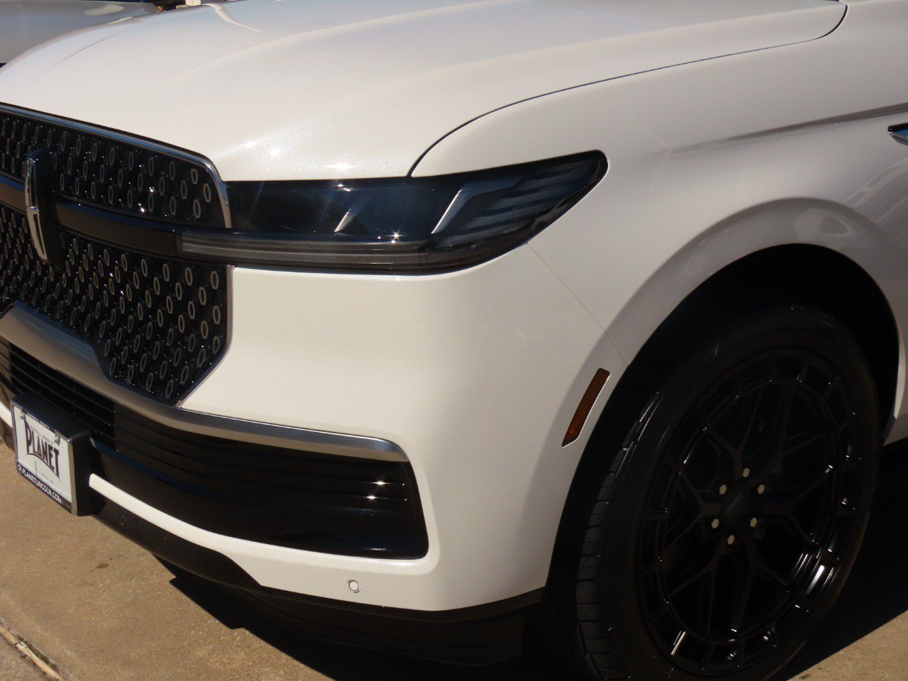 New 2026 Lincoln Navigator Premiere AWD/4WD image 5