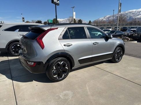 Certified 2023 Kia Niro Wave w/ Wave Preserve Package image 4