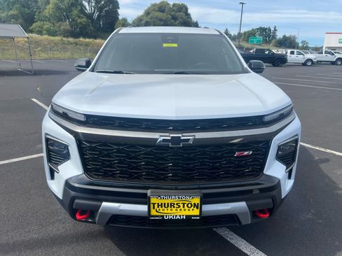 New 2026 Chevrolet Traverse Z71 w/ Enhanced Driving Package AWD/4WD image 2