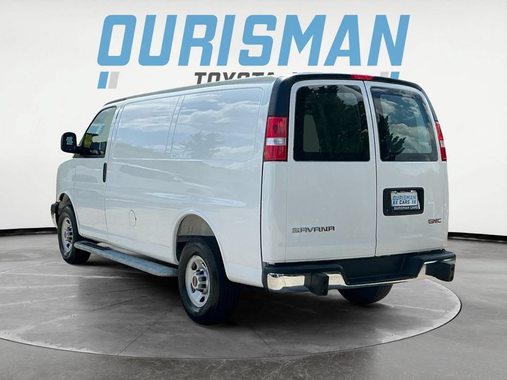 Used 2025 GMC Savana 2500 w/ Driver Convenience Package RWD image 5