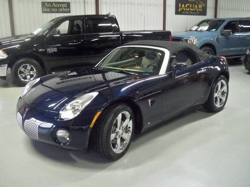 Used 2007 Pontiac Solstice Convertible w/ Premium Package image 7