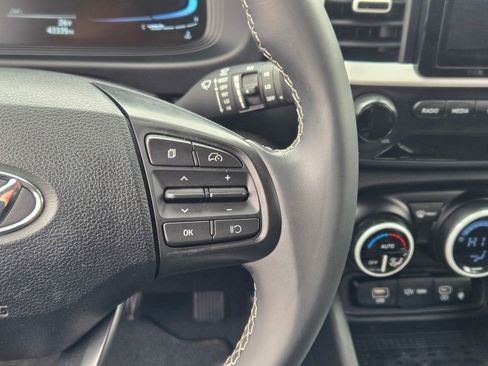 Certified 2024 Hyundai Venue Limited image 40