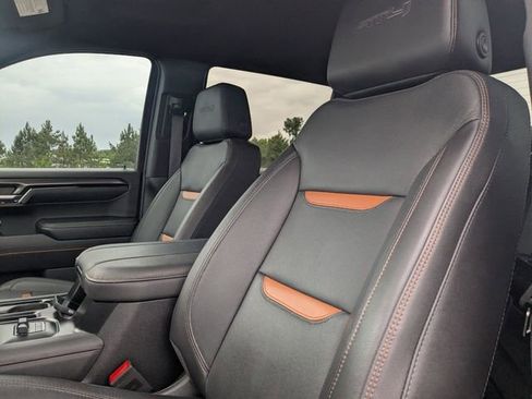 Used 2023 GMC Sierra 1500 AT4 w/ Technology Package AWD/4WD image 14