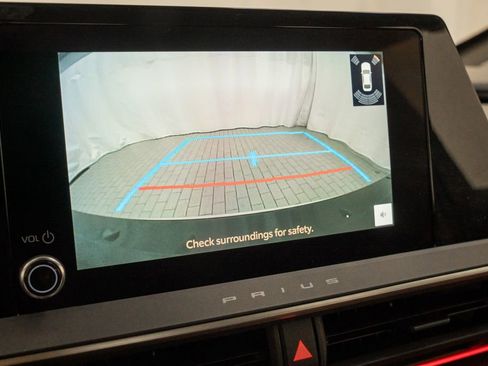 Certified 2025 Toyota Prius XSE image 13