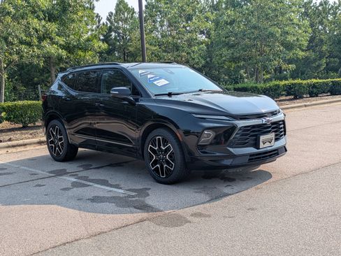 Used 2023 Chevrolet Blazer RS w/ Enhanced Convenience Package AWD/4WD image 2