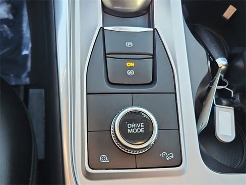 Used 2022 Ford Explorer XLT w/ Equipment Group 202A image 32