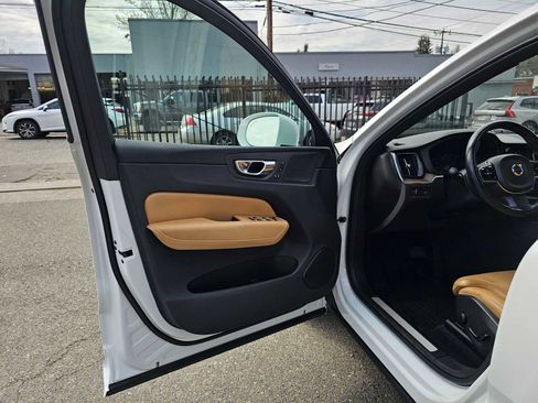 Used 2021 Volvo XC60 T5 Inscription w/ Protection Package Premier image 20