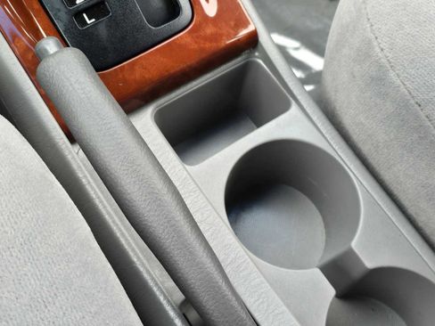 Used 2005 Toyota Corolla LE image 30