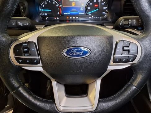 Used 2022 Ford Explorer XLT RWD image 12