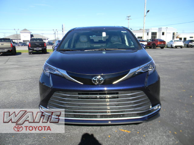 New 2026 Toyota Sienna Platinum AWD/4WD image 6