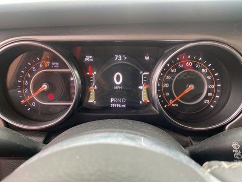 Used 2019 Jeep Wrangler Unlimited Sahara image 16