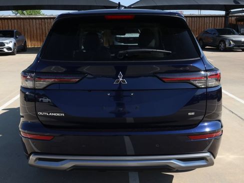 Used 2025 Mitsubishi Outlander SE FWD image 6