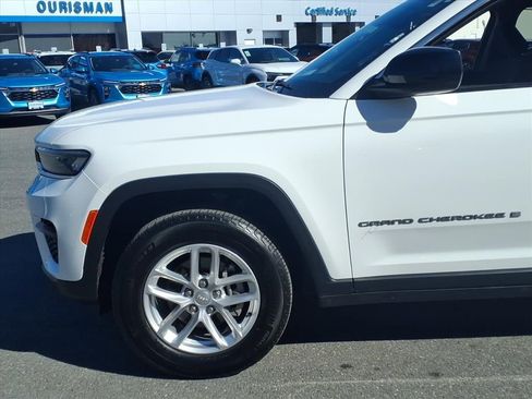 Used 2023 Jeep Grand Cherokee Laredo X image 7