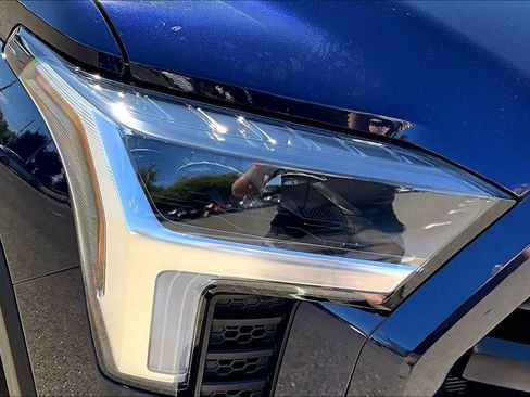 Used 2023 Toyota Tundra SR5 w/ SR5 Convenience Package AWD/4WD image 27