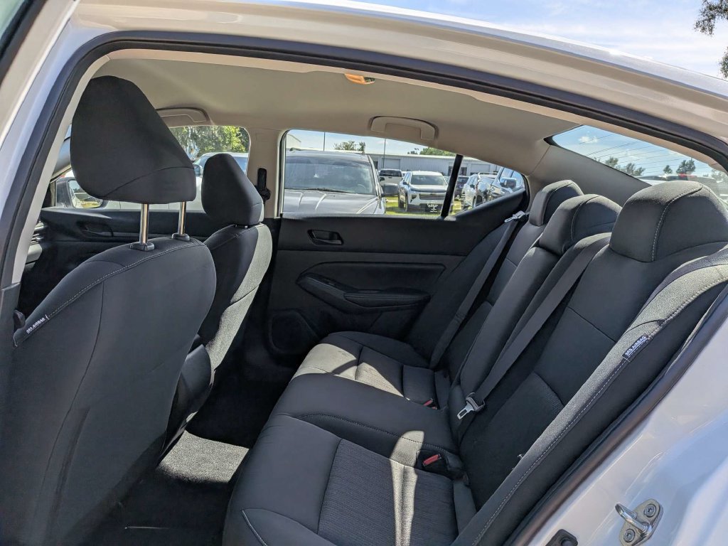 Used 2026 Nissan Altima 2.5 SV FWD image 12
