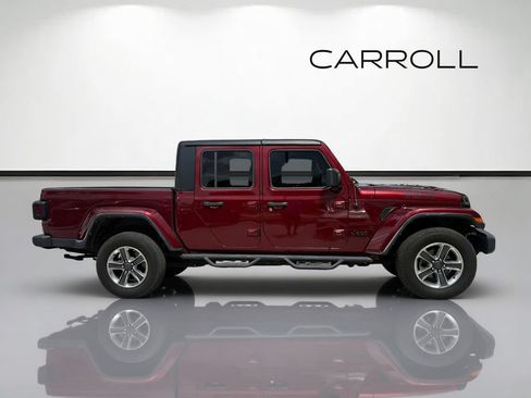 Used 2021 Jeep Gladiator Sport AWD/4WD image 2