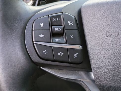 Used 2020 Ford Explorer Platinum w/ Premium Technology Package image 24