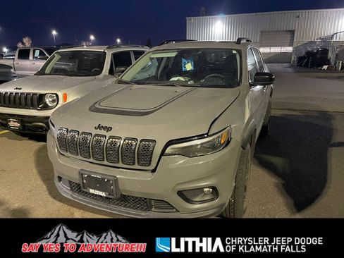 Used 2022 Jeep Cherokee Latitude w/ Sun & Sound Group image 1