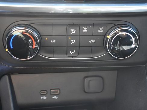 Used 2024 Buick Encore GX Preferred FWD image 24