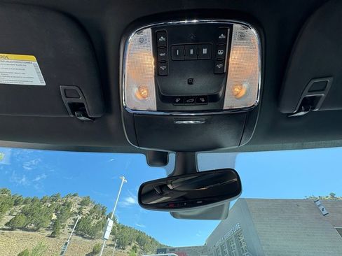 Used 2019 Jeep Grand Cherokee Overland AWD/4WD image 18