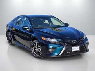 Used 2020 Toyota Camry SE video 1