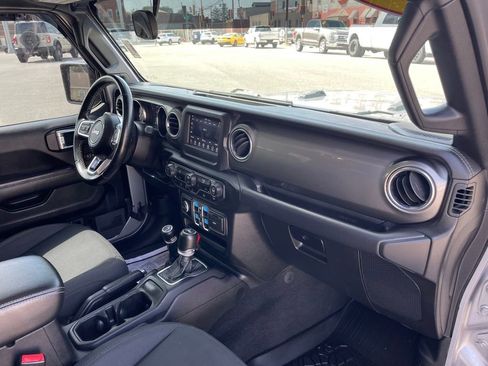 Used 2021 Jeep Wrangler Unlimited Sahara AWD/4WD image 26