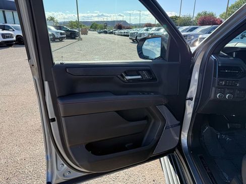 New 2026 GMC Yukon XL AT4 Ultimate AWD/4WD image 9