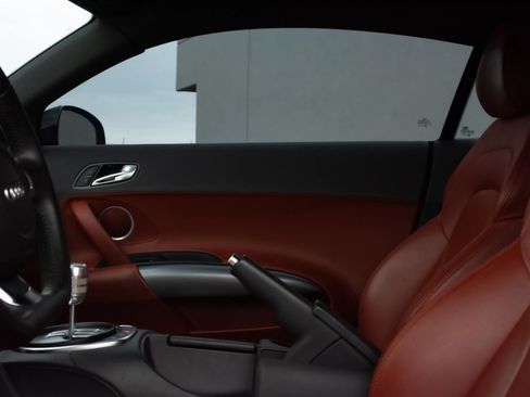 Used 2010 Audi R8 V10 image 17