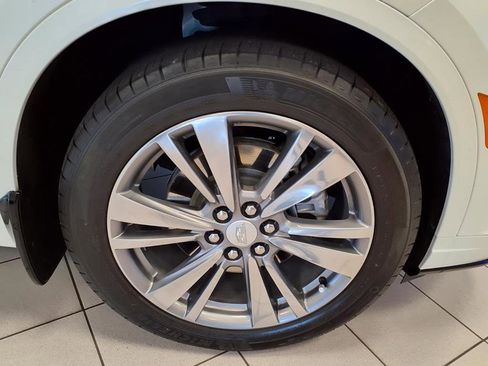 Certified 2022 Cadillac XT6 Premium Luxury image 8